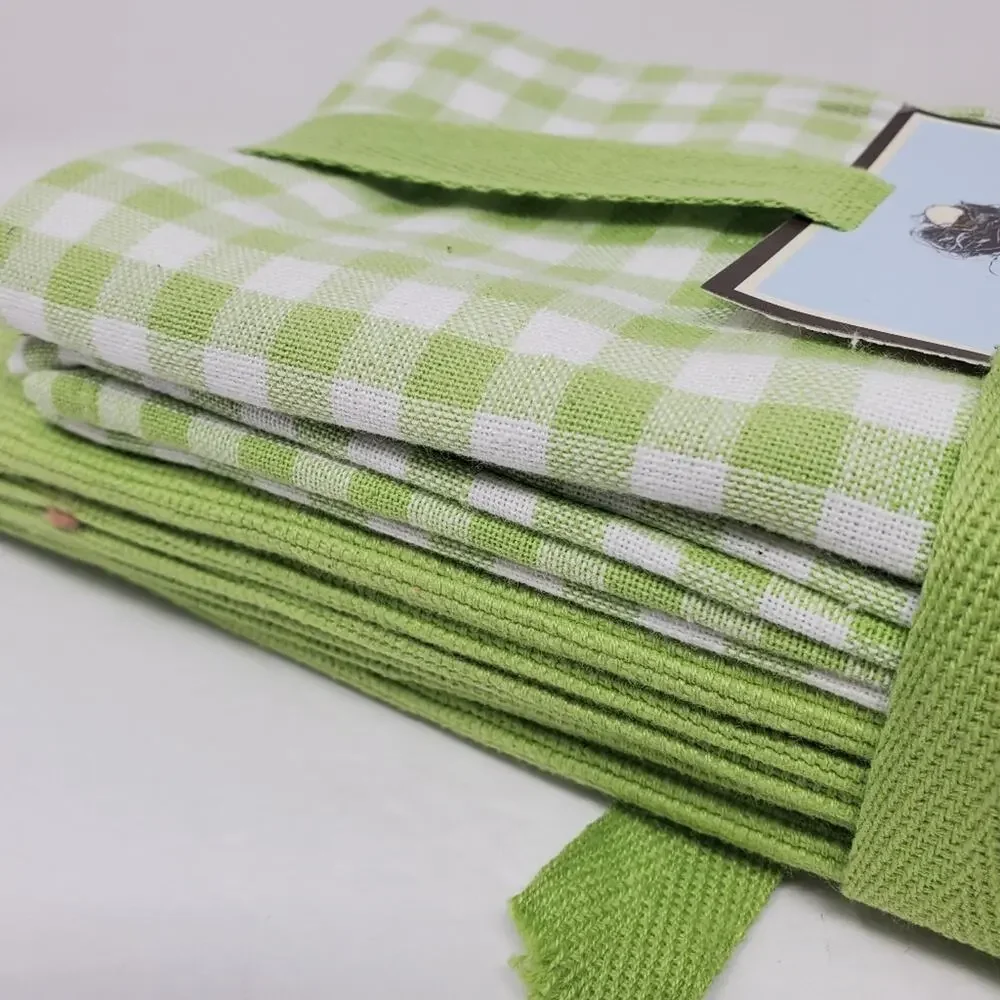 Well Dressed Home  Placemats Napkins 8 pc set Green and white checkered